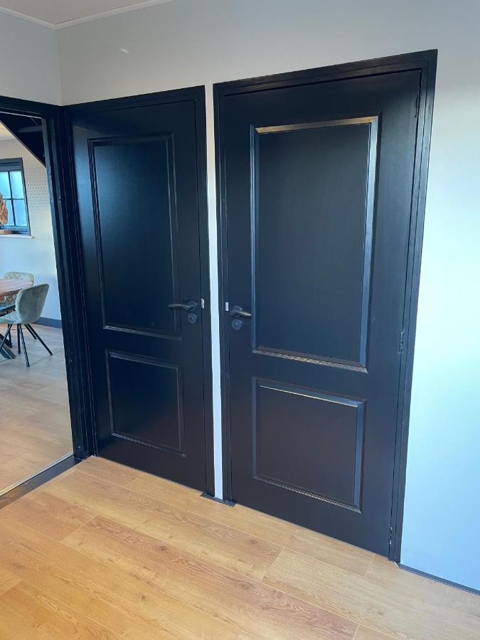 De Heerlykheid Wemeldinge, Vlak Bij Strand En Bos, Ruime Vakantiewoning Met Eigen Patio In De Karakteristieke Dorpsstraat Eksteriør bilde
