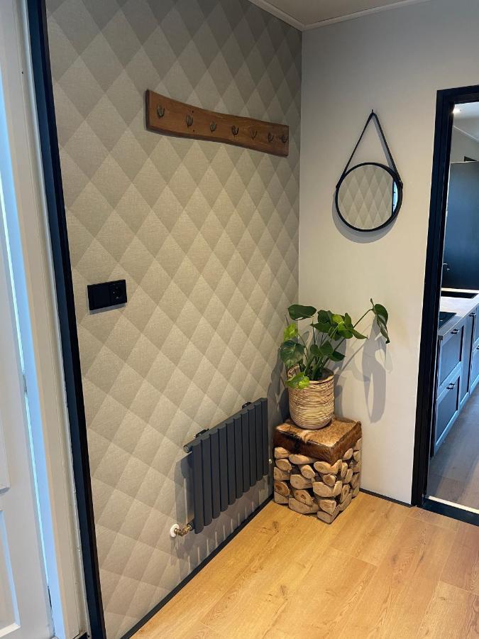 De Heerlykheid Wemeldinge, Vlak Bij Strand En Bos, Ruime Vakantiewoning Met Eigen Patio In De Karakteristieke Dorpsstraat Eksteriør bilde
